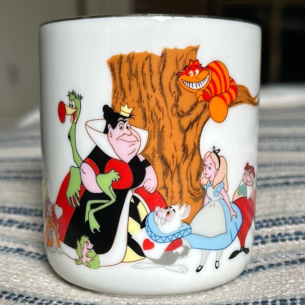 1970s Vintage Alice in Wonderland Mug Disneyland Walt Disney World Collectible